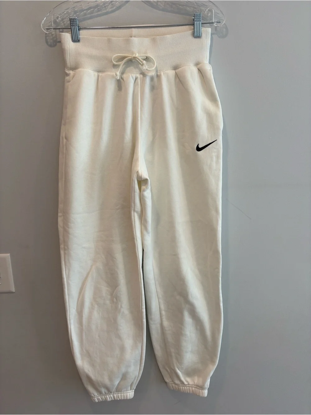 Nike Cream/Off-White Jogger Sweatpants with Black Swoosh waist 14-15 inseam29$75